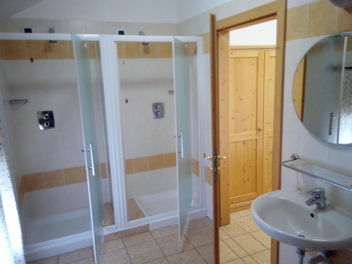 Taxus Hostel Pieve Tesino Dış mekan fotoğraf