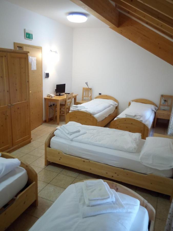 Taxus Hostel Pieve Tesino Dış mekan fotoğraf
